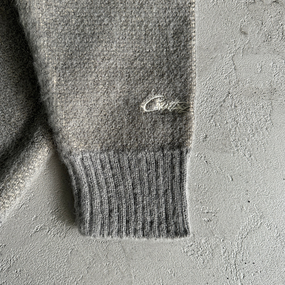 Corteiz Mohair Beige/Grau