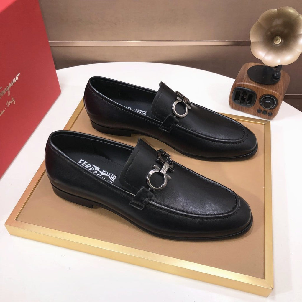 Ferragamo Black Ring-Hardware Loafers